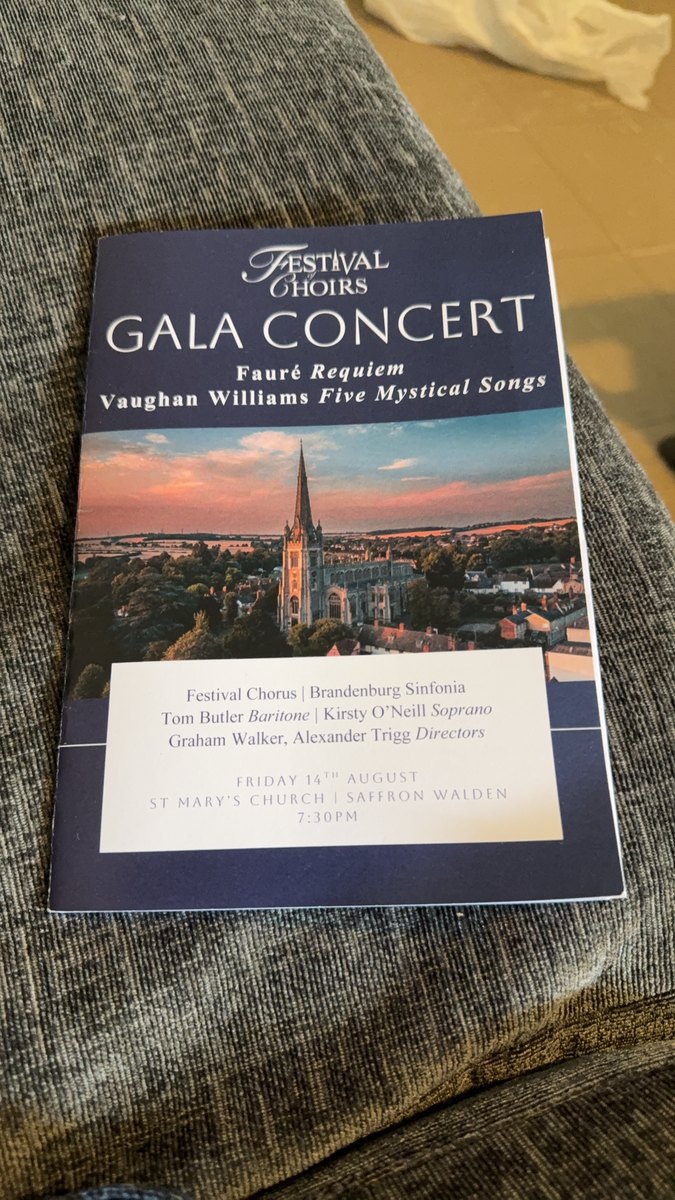 GALA CONCERT のちらし。フォーレのレクイエムとヴォーン・ウィリアムズの曲名が並ぶ